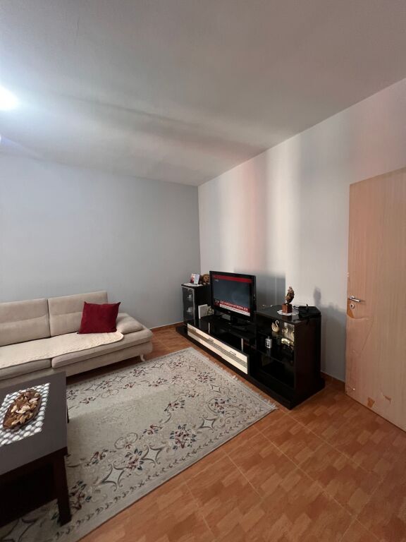 AFFITTASI 1+1 YZBERISHT 420 MILA LEKE