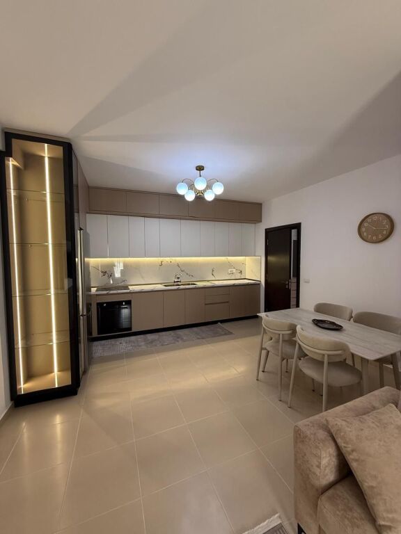 Affitto | Apartament 2 + 1 + Ballkon | Ali Demi | 750 €/mese