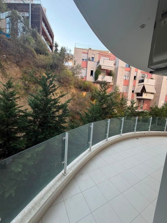 🏡 Jepet me qira apartament 2+1+2 ballkone Kopshti Botanik