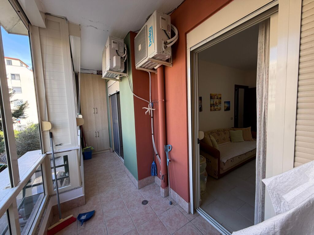 Shitet Apartament 2+1 ne Golem