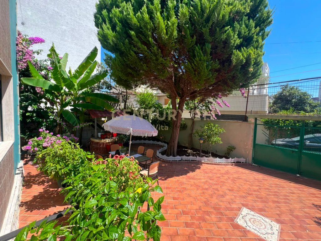 VILLA SU DUE PIANI IN VENDITA A DURRËS!! 370.000 €