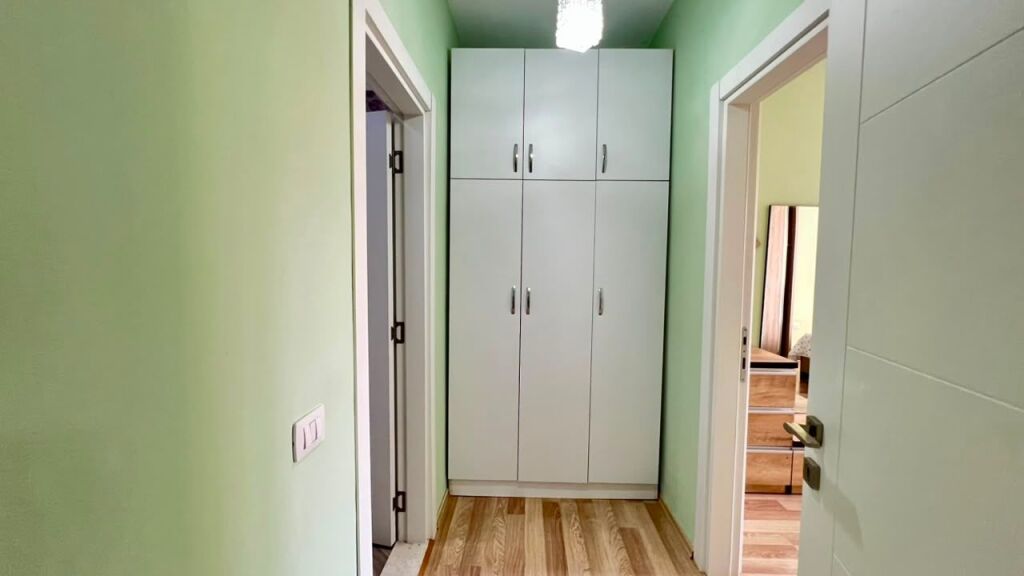 # IN AFFITTO: Appartamento 1+1 📍 Centro di Tirana (Vicino a Toptani) – 65.000 Lek/Mese – Nuova Costruzione (2018) – 4° Piano – 75 m² || Nel Cuore di Tirana con Accesso Immediato 🏃🏻‍♂️
