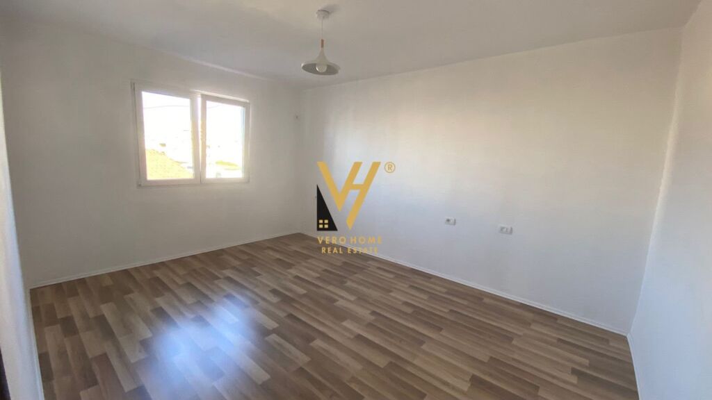 JEPET APARTAMENT 1+1+BLK ME QERA TEK ALI DEMI 40.000 LEKE