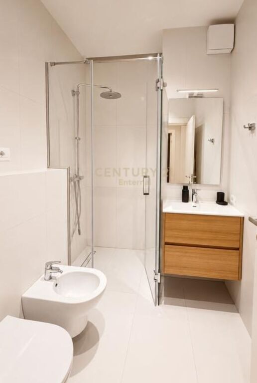 Apartament luksoz 2+1 me qera
