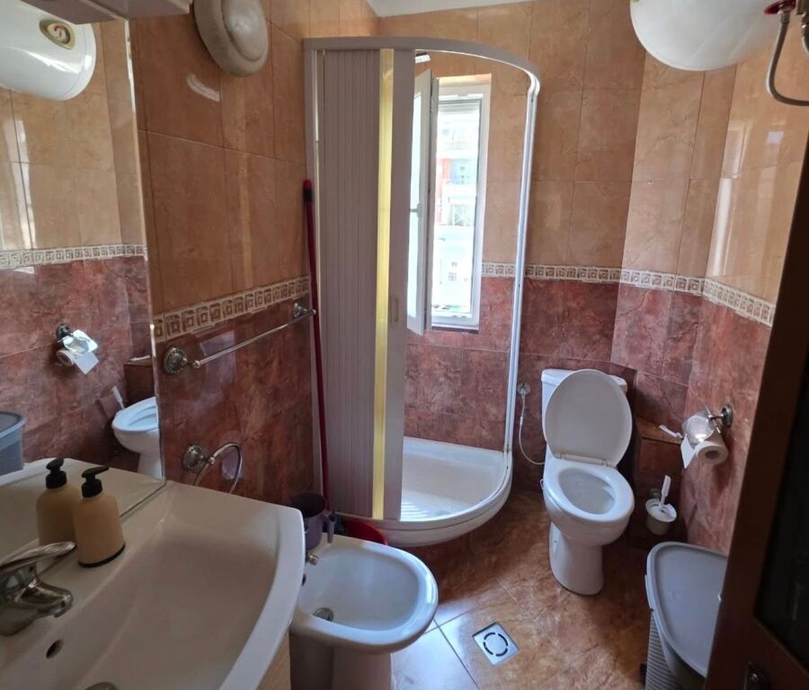 Apartament 2+1 me qira tek Garda ne Bllok