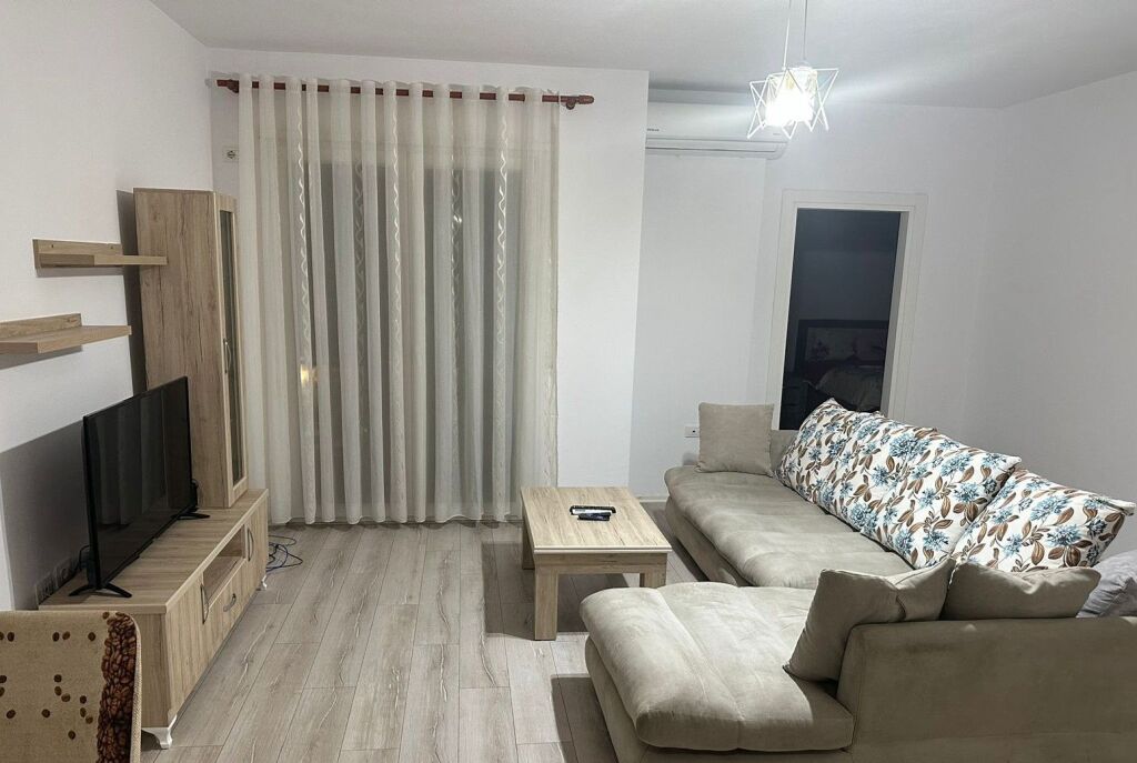 Rent | Apartament 1 + 1 | Ish Stacioni Trenit | 600 €/month
