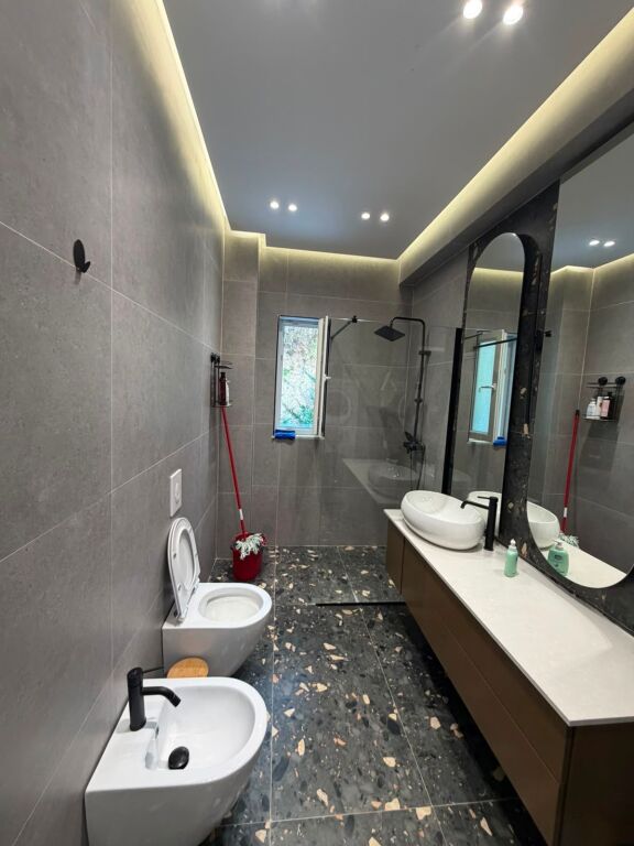 🏡 Jepet me qira apartament 2+1+2 ballkone Kopshti Botanik