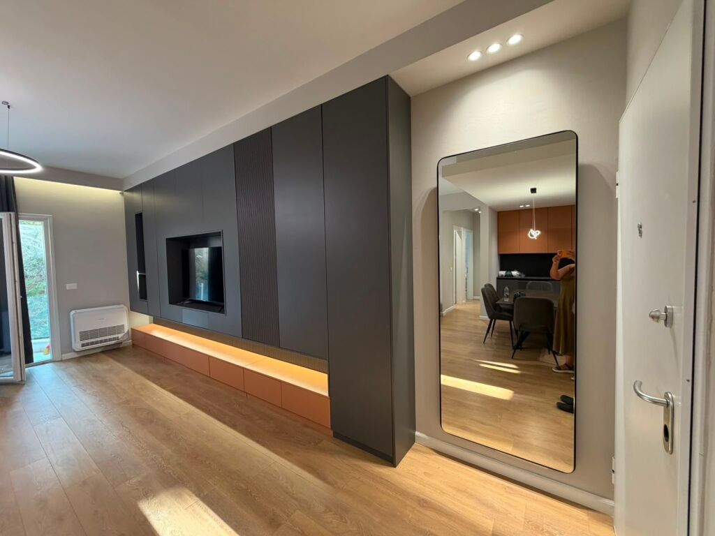 🏡 Jepet me qira apartament 2+1+2 ballkone Kopshti Botanik
