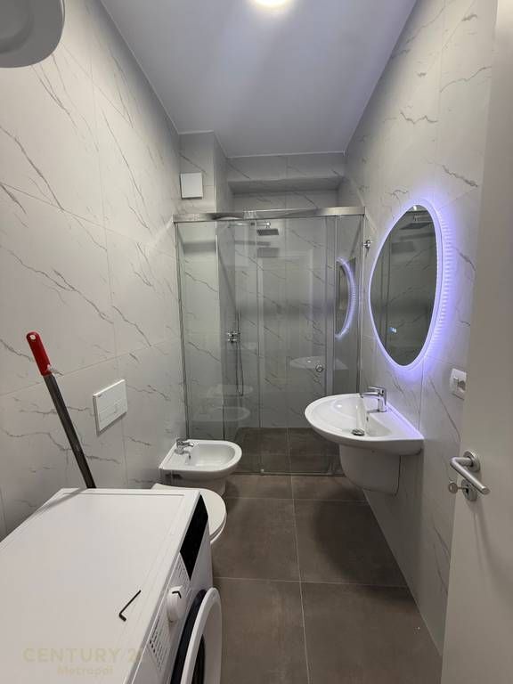 AFFITTASI APPARTAMENTO 2+1+2, ZOGU I ZI! Metropol146738