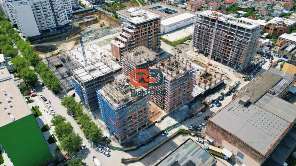 Okazion Kleringu !! Tek Rezidenca Ajka, Shitet Apartament 2+1+2, Me Hapesira Te Rregullta !!