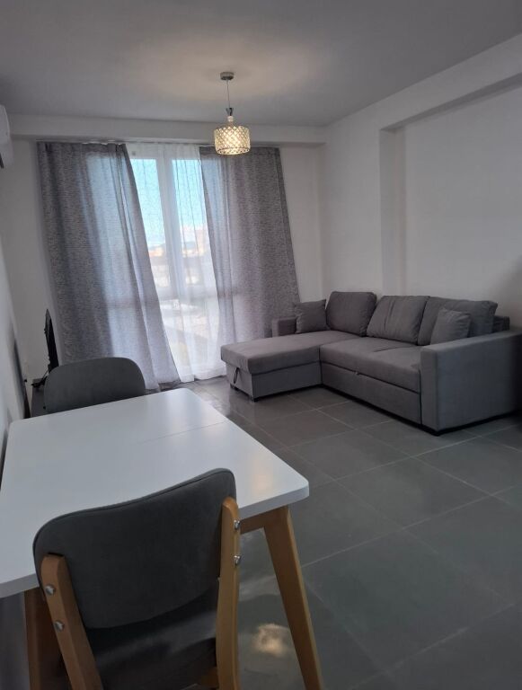 Rent | Apartament 3 + 1 | Rruga 5 Maji | 650 €/month