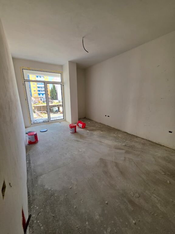 SHITET: 1+1 Perfekt ✨️ Kamëz 76.7m² ( 📍Fiks Te Pedonalja e Re ) 🌇 Kati 2, Ndërtim i ri 2026 | Çmimi: 71.000€ 💶 Planimetri Ultra ✅️