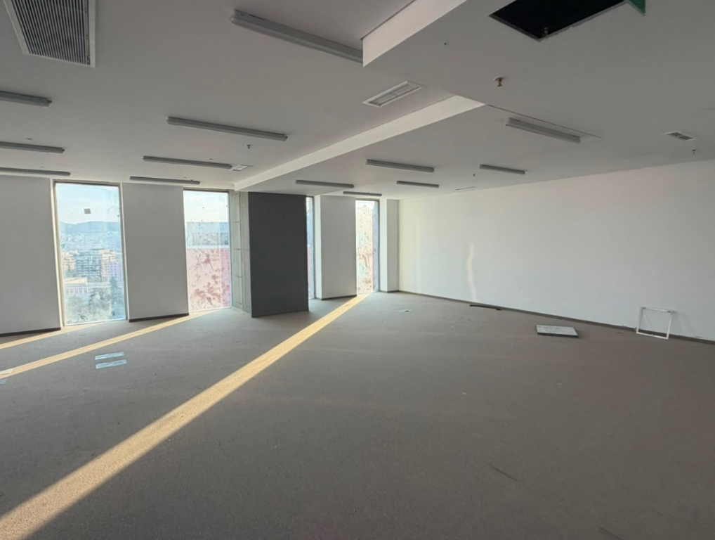 Zyrë  500 m² me Qira  Downtown One, Kati 15, Tiranë