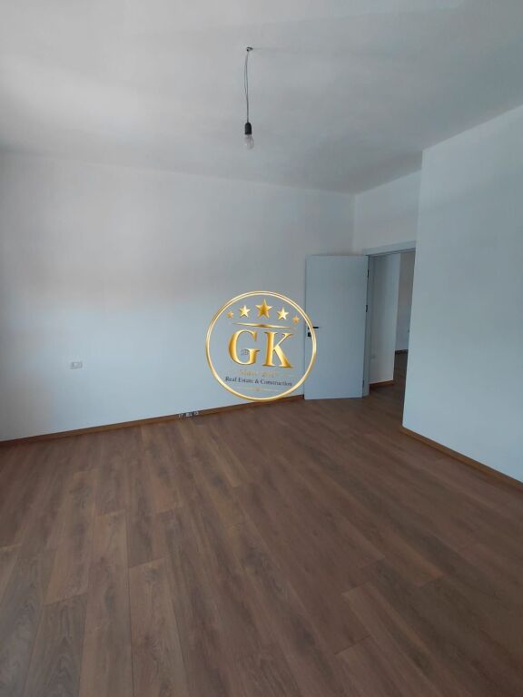 🏡 SHITET APARTAMENT 1+1 GOLEM, DURRES