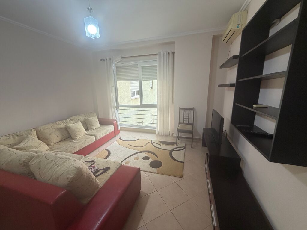 1+1, palazzo, vecchio mercato elettrico, via elb, 500 mila lek