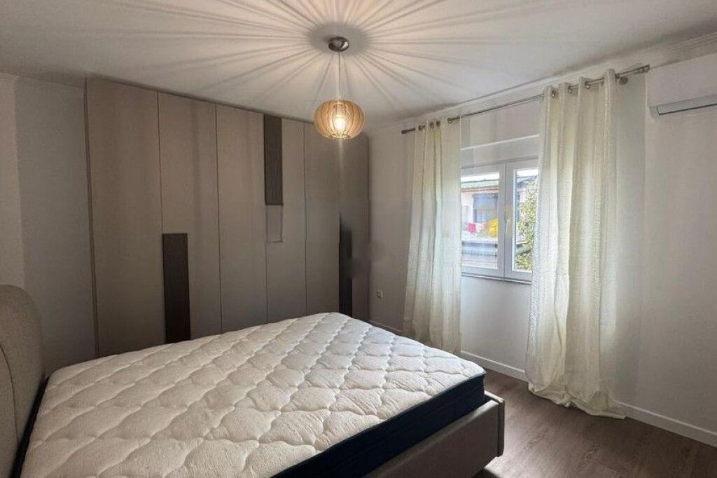 Jepet me qira apartament 2+1 në zonën e Oxhakut !