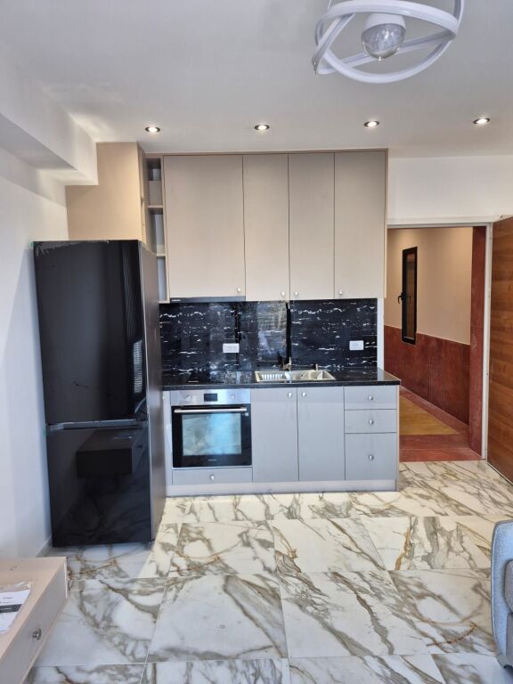 Apartament 1+1 per qira tek Rruga e Kavajes.  