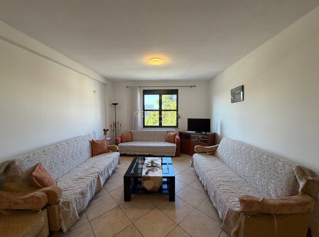 Shitet Apartament 2+1 ne Kinostudio