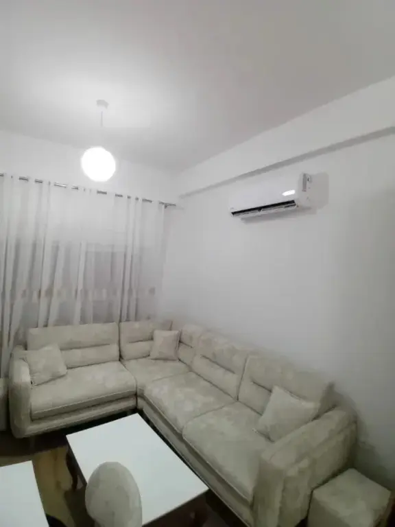 Jepet me qira apartament 1+1 – Ali Demi