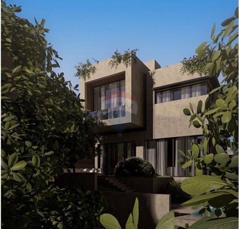 Villa 4+1 for sale in Farke, Tirana