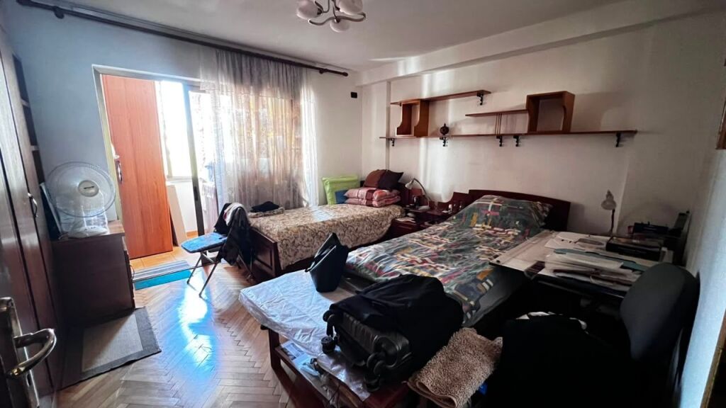 Apartament 2+1+2 ne Qender prane Muzeut Kombetar