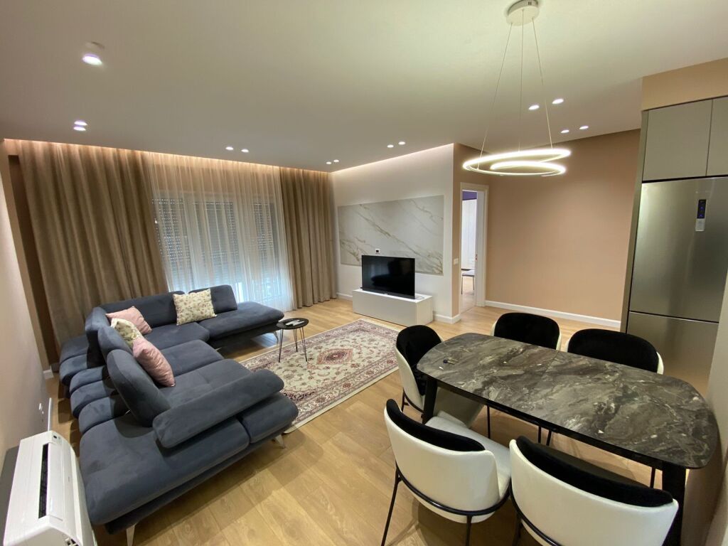 2+1 apartment for rent on Rruga e Dibres!