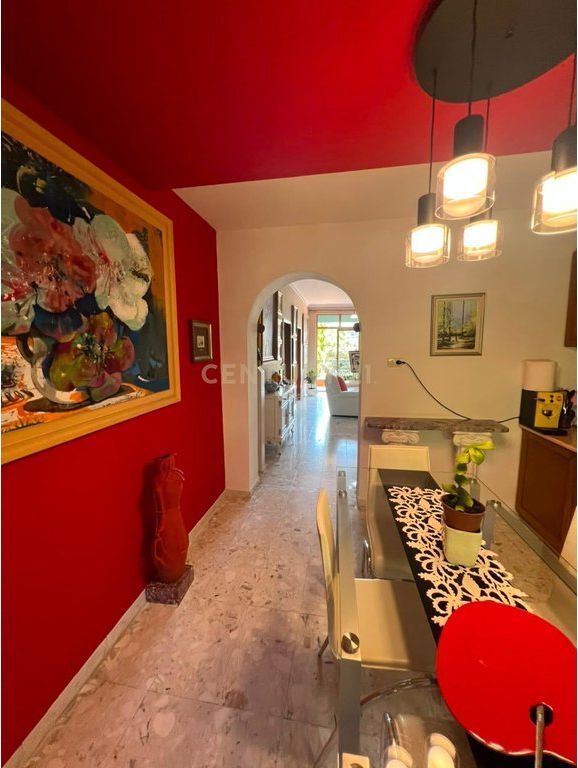 VILLA SU DUE PIANI IN VENDITA A DURRËS!! 370.000 €