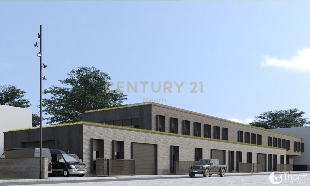 Locale Commerciale Per Investimento Produzione, Confezione, Magazzinaggio in Affitto a Kamez 8.000 € /Mese