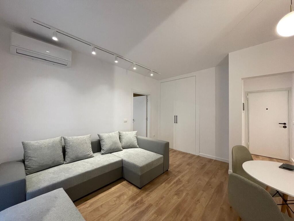 Apartament 1+1 per qera te sheshi willson