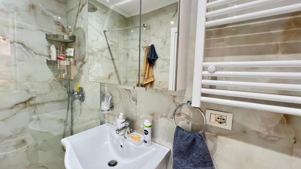 # FOR RENT: 2+1 Apartment 📍 Myslym Shyr (Near the Police Directorate) – ALL 65,000/Month – 1st Floor – 80 m² – Fully Renovated – Very Convenient Access