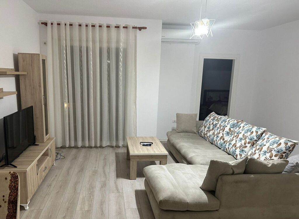 Rent | Apartament 1 + 1 | Ish Stacioni Trenit | 600 €/month