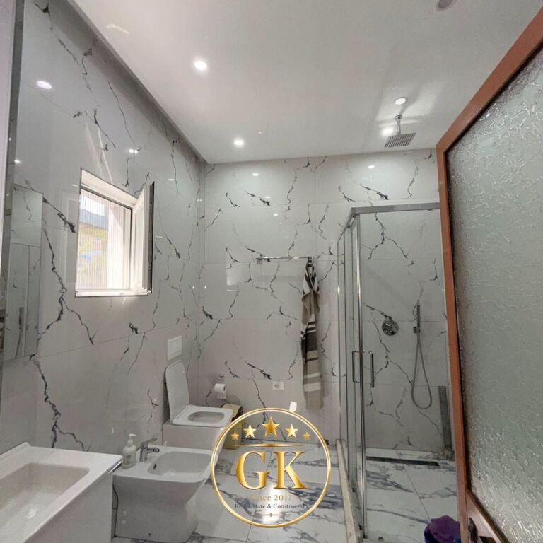 IN VENDITA Casa Privata • 150.000€  ✅    •  Ex Këneta a 500 Metri dalla Stazione di Servizio Eida📍