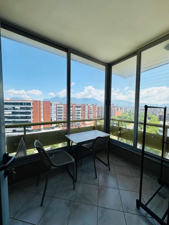 Jepet me Qera Apartament 2+1+Depo – Pallati me Shigjeta
