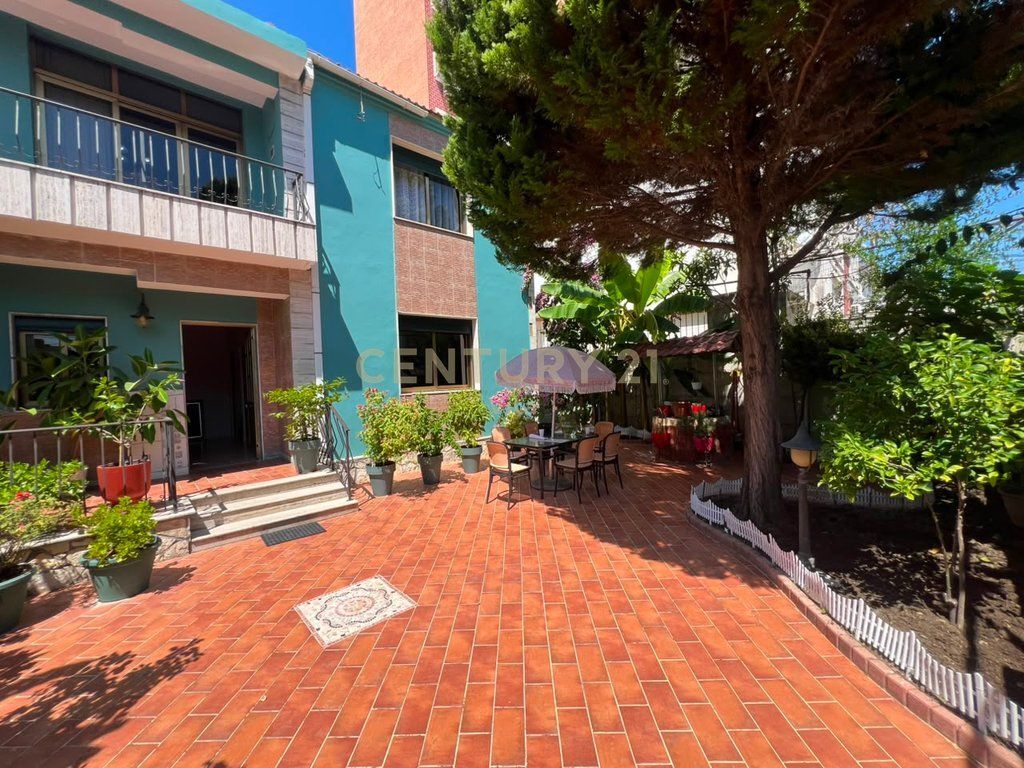 VILLA SU DUE PIANI IN VENDITA A DURRËS!! 370.000 €