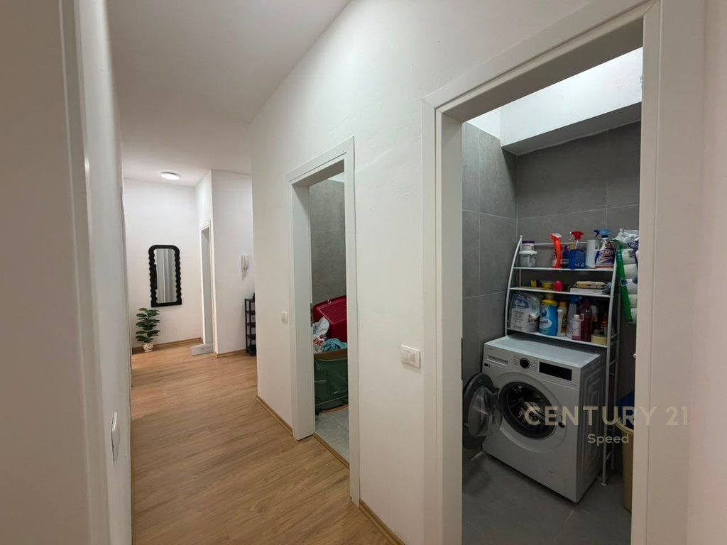 Shesim apartament 3+1+2 ne Rrugen "5 Maji"!!
