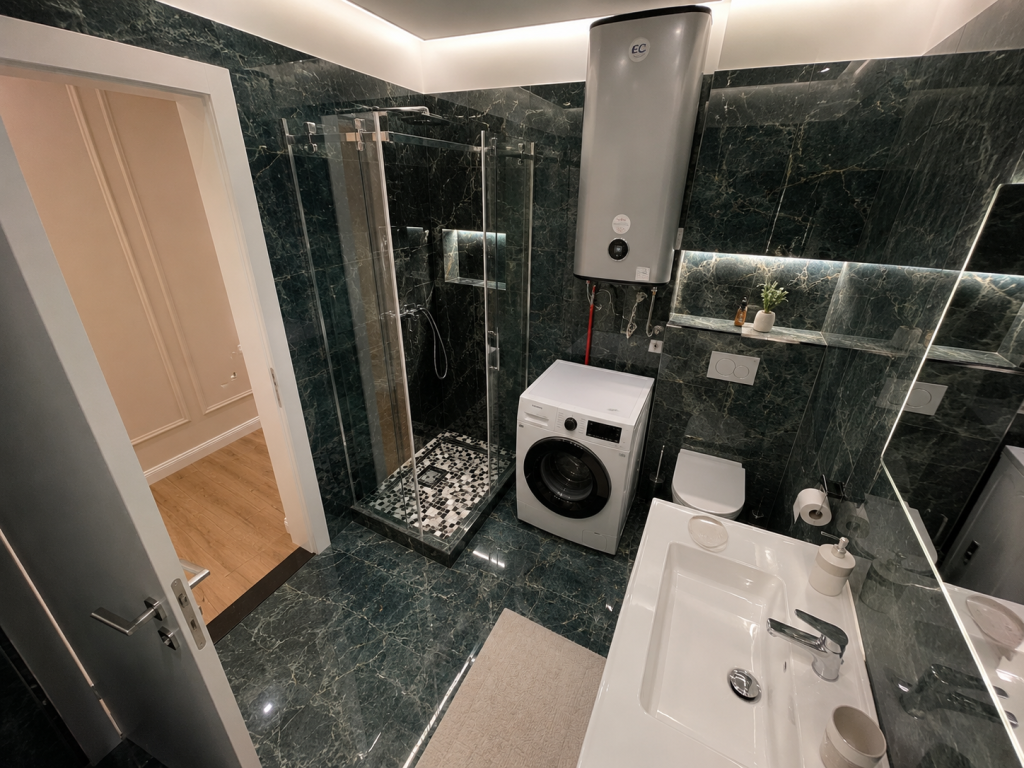 Qera 2+1 lux + 2 poste parkimi , hotel radison liqeni thate