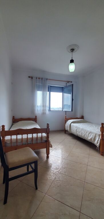 Appartamento 2+1+2 + veranda in affitto 📍 Via Fortuzi, vicino al Ministero della Giustizia, Tirana