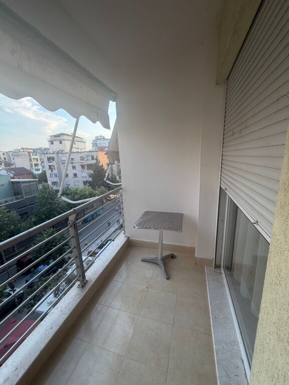 1+1, palazzo, vecchio mercato elettrico, via elb, 500 mila lek