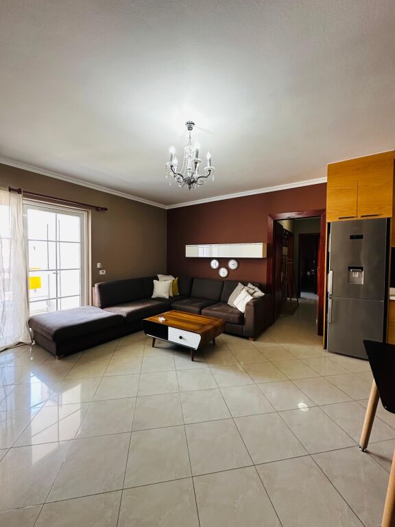 Jepet me Qera Apartament 2+1+Depo – Pallati me Shigjeta