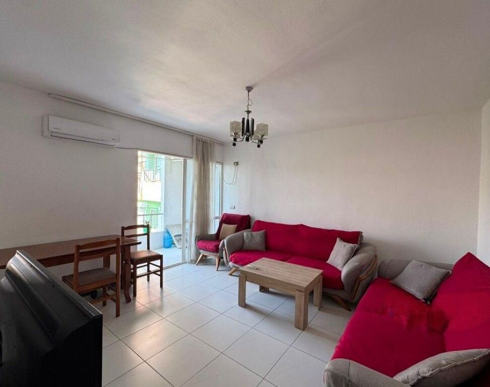 Apartament 3+1 me qera te Rruga Bardhyl