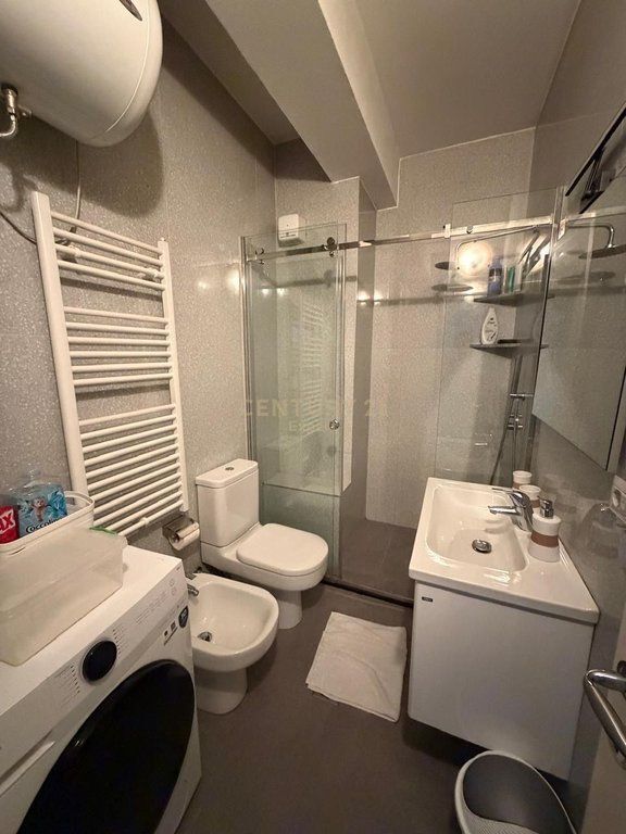 SHESIM APARTAMENT 2+1 TEK LIQENI I THATE (PA MALORE)