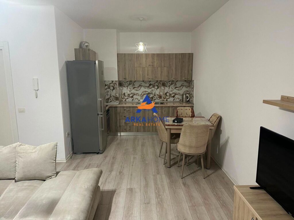 AFFITTASI APPARTAMENTO 1+1+BALCONE IN "CENTRO, VIA HAXHI HYSEN DALLIU" 60000 LEK