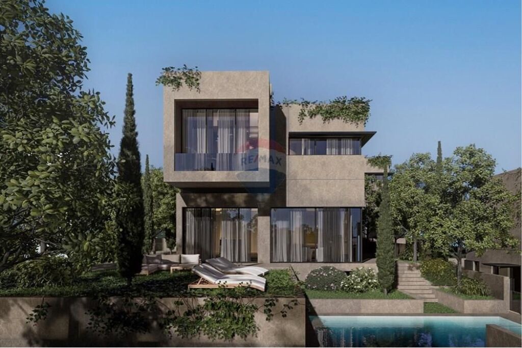Villa 4+1 for sale in Farke, Tirana