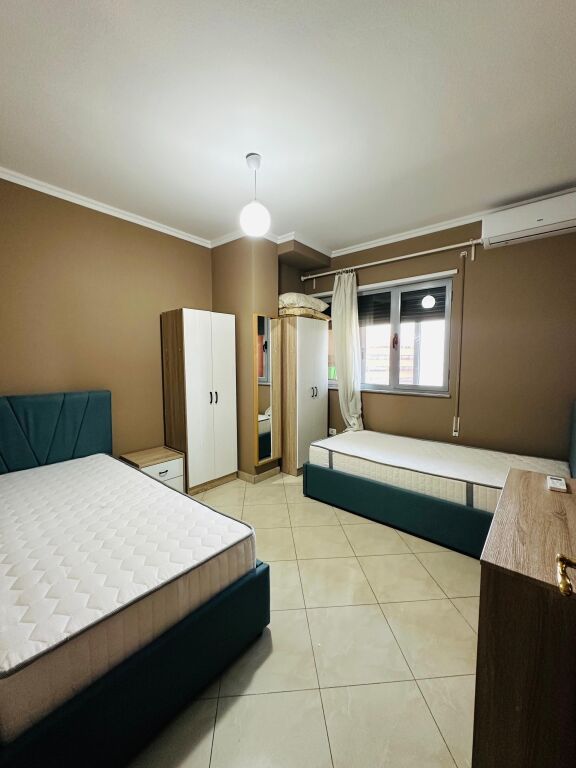 Jepet me Qera Apartament 2+1+Depo – Pallati me Shigjeta