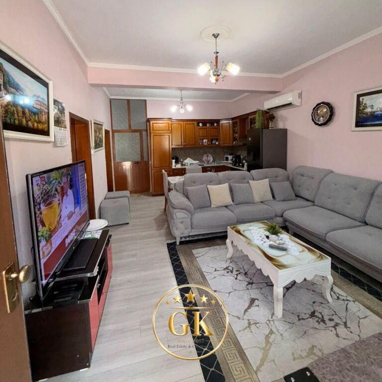 IN VENDITA Casa Privata • 150.000€  ✅    •  Ex Këneta a 500 Metri dalla Stazione di Servizio Eida📍