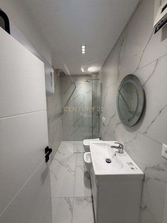 Jepet me qira apartament 2+1 për zyra – Tek Stacioni i Trenit, Durres !
