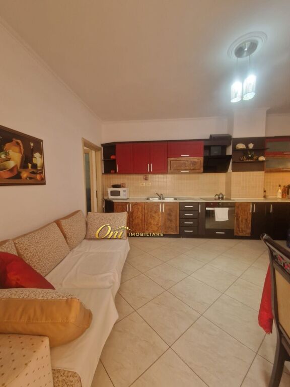 JEPET APARTAMENT ME QERA 2+1, RRUGA FORTUZI