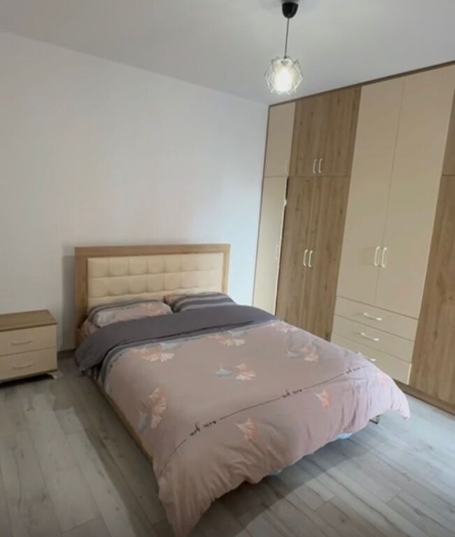 Shitet apartament 2+1 ne Astir