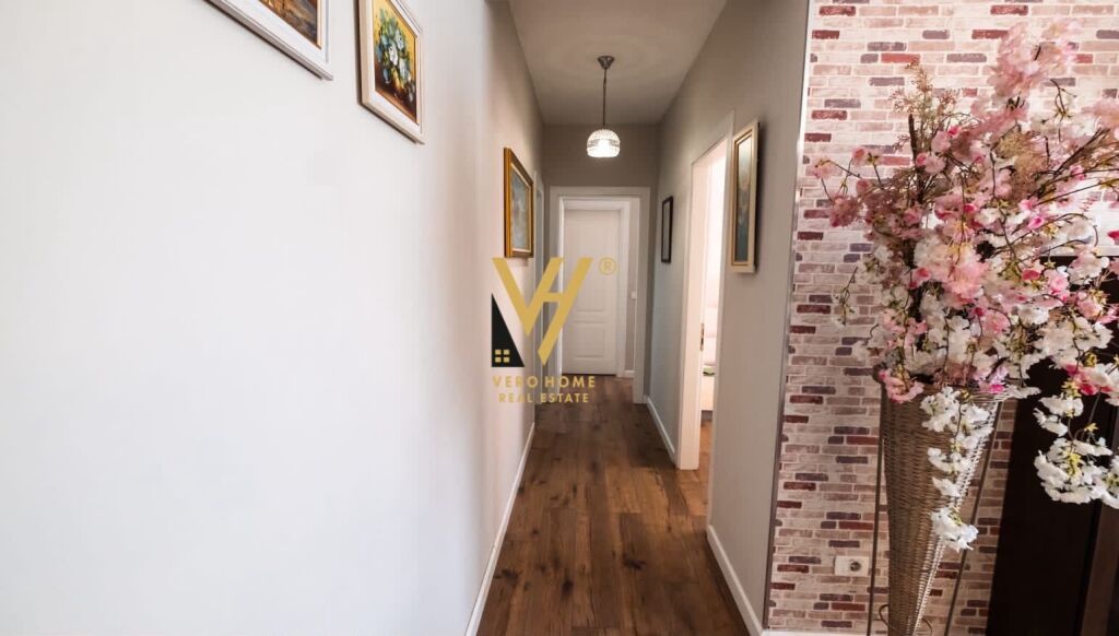 JEPET APARTAMENT 2+1+2+BLK ME QERA TE KOMUNA E PARISIT 1.000 EURO