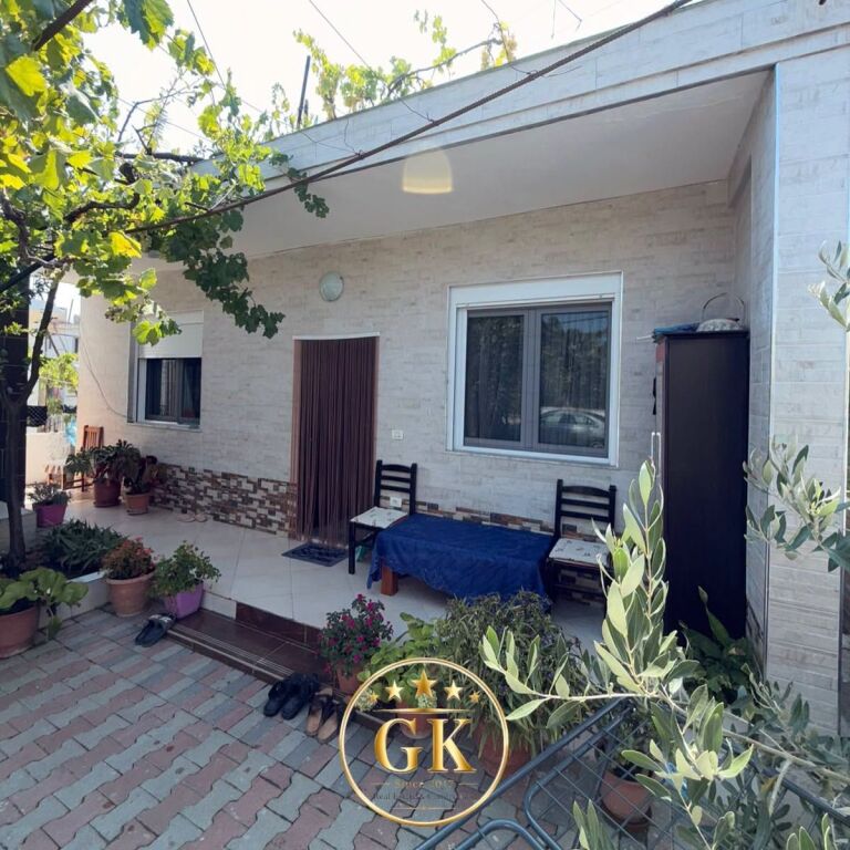 IN VENDITA Casa Privata • 150.000€  ✅    •  Ex Këneta a 500 Metri dalla Stazione di Servizio Eida📍